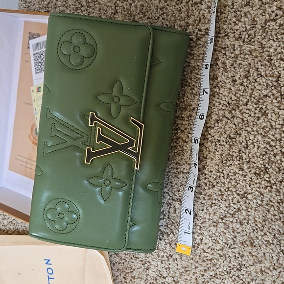 Green L.V Inspired Crossbody Brand New Cute - Picture 3 of 5